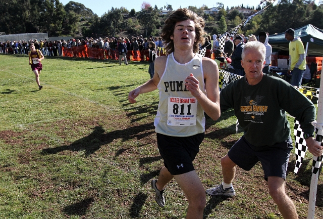 NCS XC D3 Boys-116.JPG - 2009 North Coast Section Cross Country Championships, Hayward High School, Hayward, California